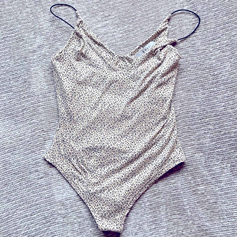 Gaze Leopard Print Bodysuit XS Tan Black Spaghetti Strap V Neck Fitted